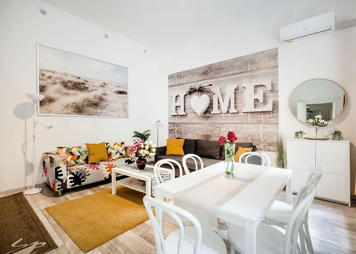 Lavender Apartment *